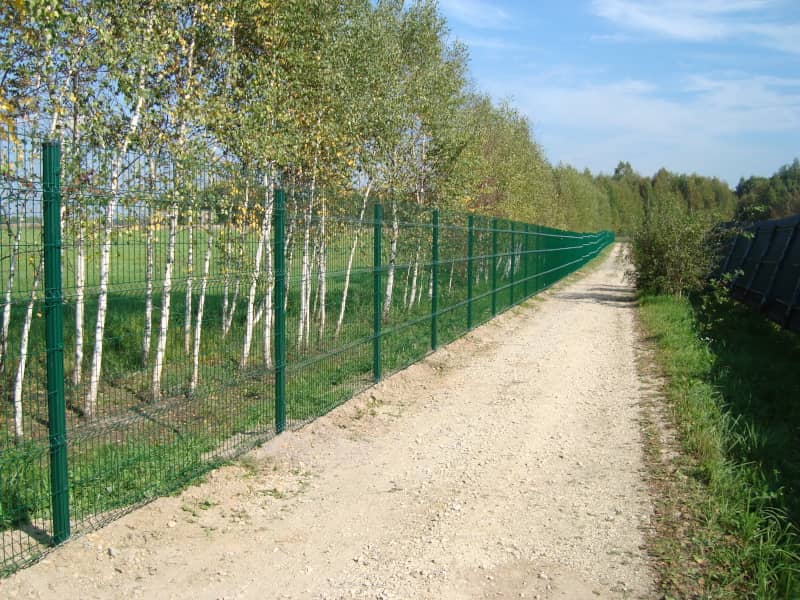 Сетчатый забор DoorHan в Владивостоке с установкой