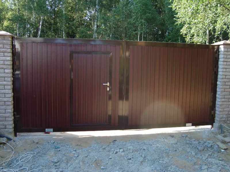 Уличные ворота DoorHan в Владивостоке с установкой