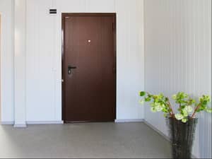 Предлагаем входные железные двери в квартиру DoorHan ЭКО 980х2050 в Владивостоке по выгодной цене